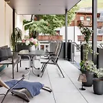 Charly Kahr Family, Ski-in & Ski-out Apartment Schladming