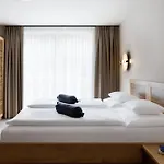 Apartment Charly Kahr Family, Ski-in & Ski-out Schladming