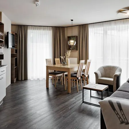 Charly Kahr Family, Ski-in & Ski-out Apartment