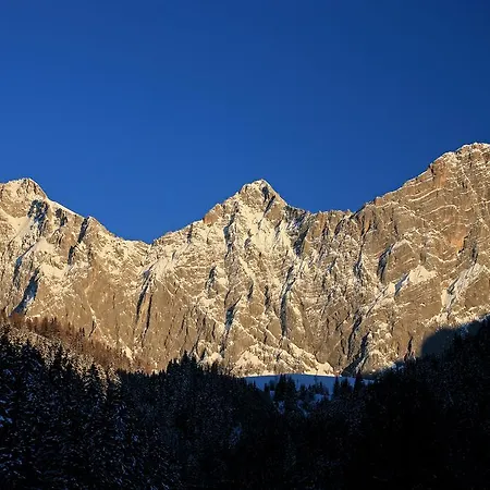 Charly Kahr And Family, Ski-in & Ski-out Schladming