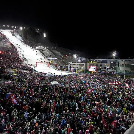 Charly Kahr Family, Ski-in & Ski-out Шладминг